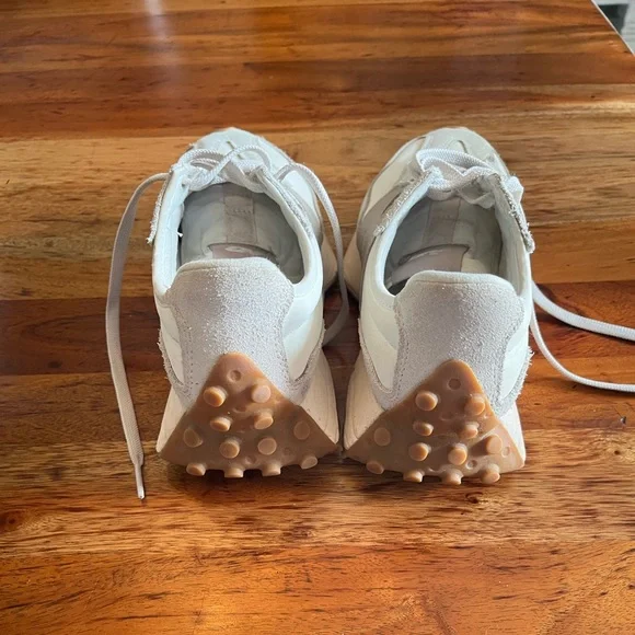 New Balance 327
Color- Linen/Sea Salt - Picture 2 of 7